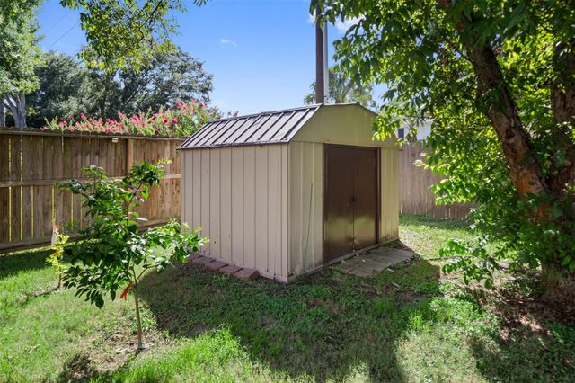 2138 Mossy Trail Drive, Katy, TX 77450