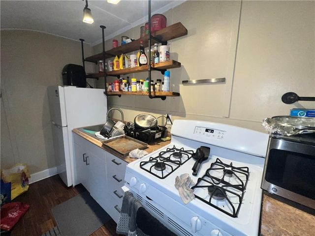 471 Brooks Ave Avenue, Rochester, NY 14619