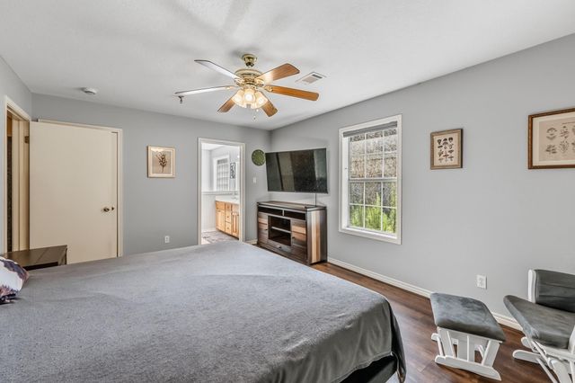 229 Evergreen Drive, Huntsville, TX 77340