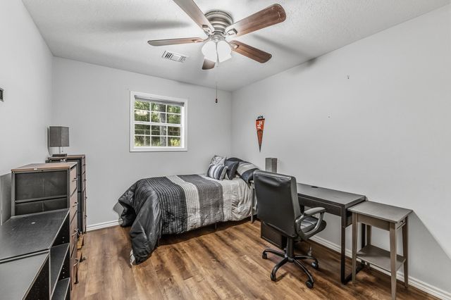 229 Evergreen Drive, Huntsville, TX 77340