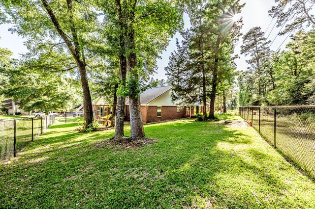 229 Evergreen Drive, Huntsville, TX 77340