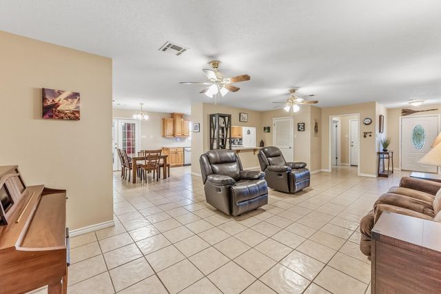 229 Evergreen Drive, Huntsville, TX 77340