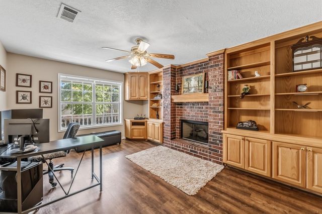 229 Evergreen Drive, Huntsville, TX 77340
