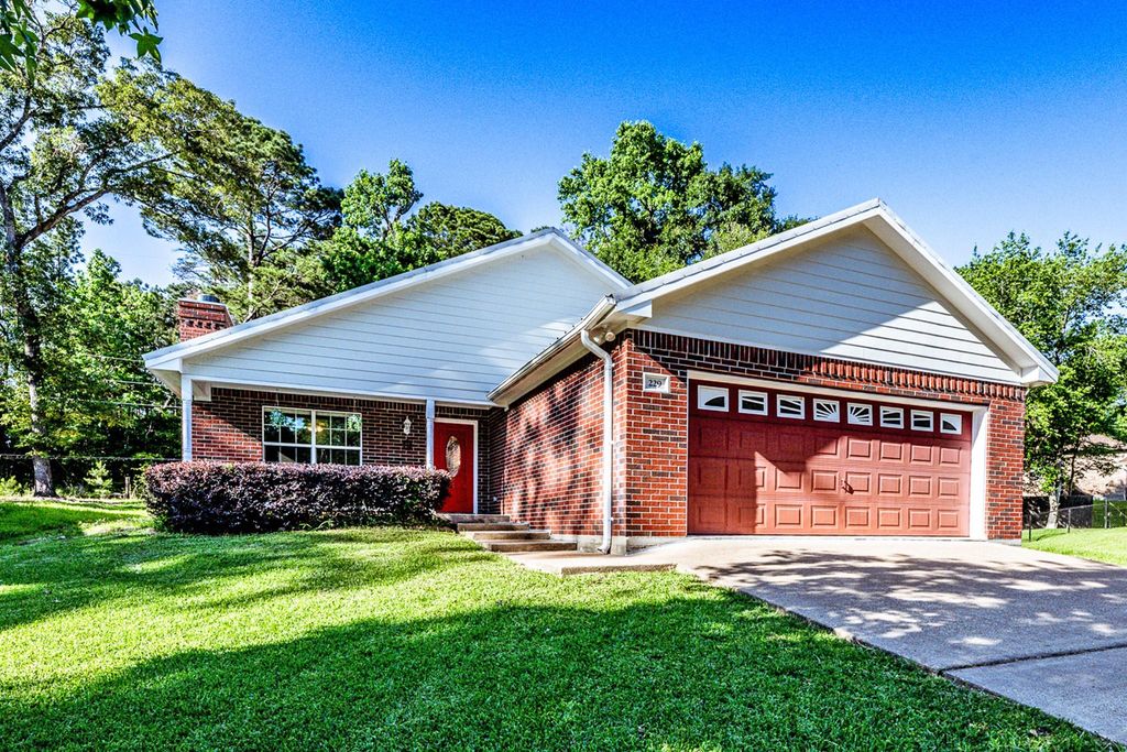 229 Evergreen Drive, Huntsville, TX 77340