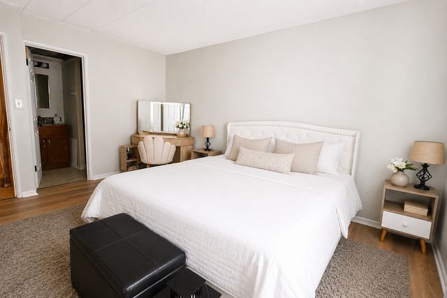 110 W Butterfield Road 307S, Elmhurst, IL 60126