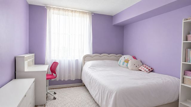 110 W Butterfield Road 307S, Elmhurst, IL 60126