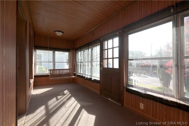 410 E Charlestown Avenue, Jeffersonville, IN 47130