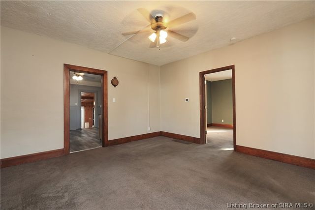 410 E Charlestown Avenue, Jeffersonville, IN 47130
