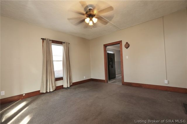410 E Charlestown Avenue, Jeffersonville, IN 47130