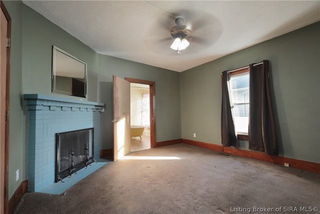 410 E Charlestown Avenue, Jeffersonville, IN 47130