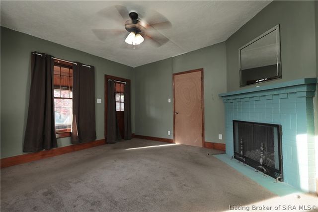 410 E Charlestown Avenue, Jeffersonville, IN 47130