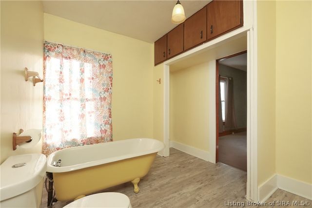 410 E Charlestown Avenue, Jeffersonville, IN 47130