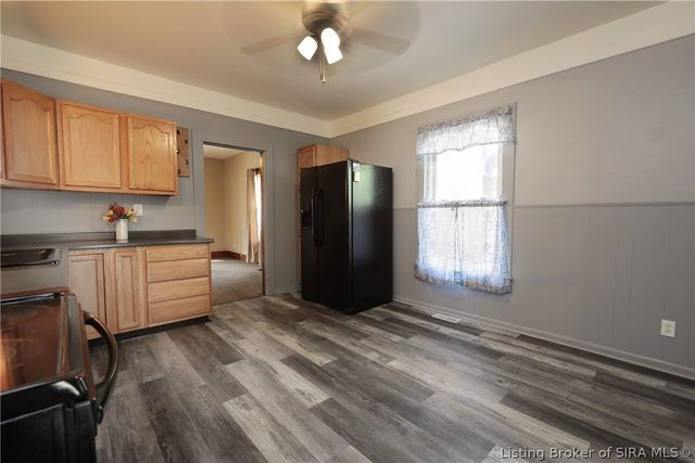 410 E Charlestown Avenue, Jeffersonville, IN 47130