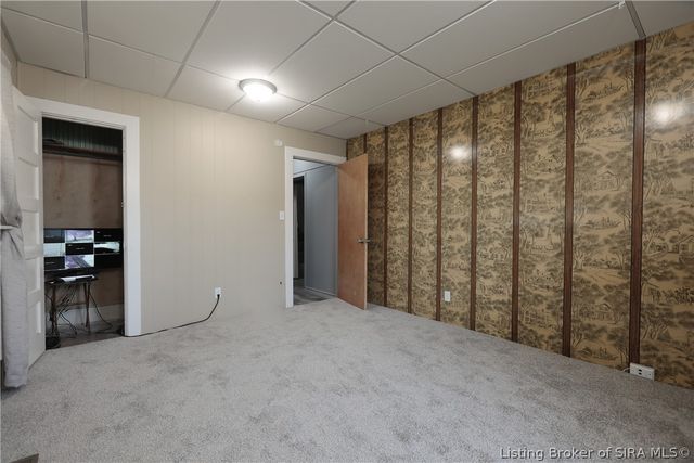 410 E Charlestown Avenue, Jeffersonville, IN 47130