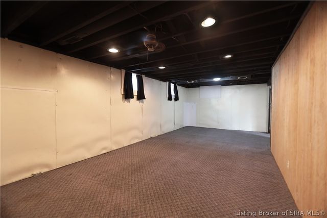 410 E Charlestown Avenue, Jeffersonville, IN 47130