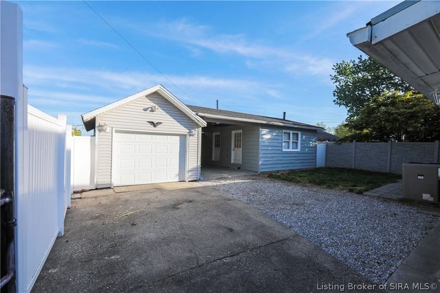 410 E Charlestown Avenue, Jeffersonville, IN 47130