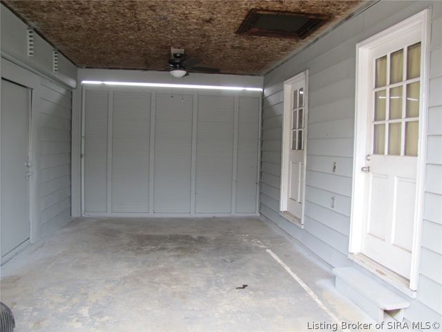 410 E Charlestown Avenue, Jeffersonville, IN 47130