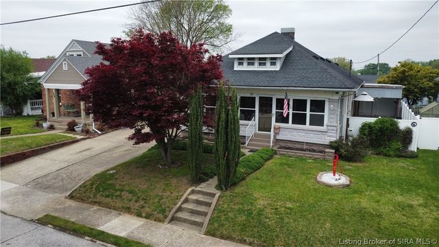 410 E Charlestown Avenue, Jeffersonville, IN 47130