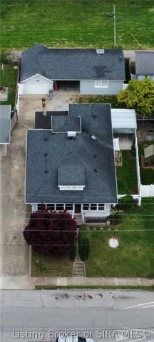 410 E Charlestown Avenue, Jeffersonville, IN 47130