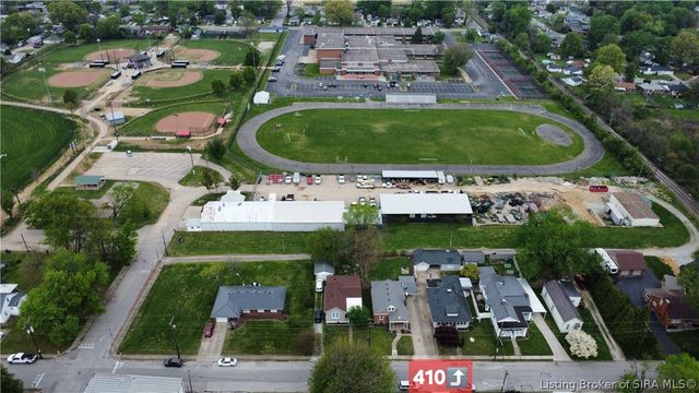 410 E Charlestown Avenue, Jeffersonville, IN 47130
