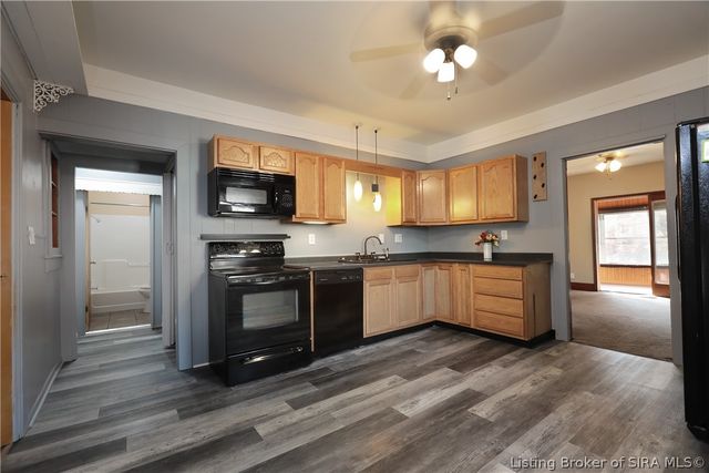 410 E Charlestown Avenue, Jeffersonville, IN 47130