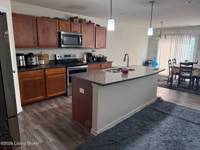 11720 Beacon Ct, Louisville, KY 40299