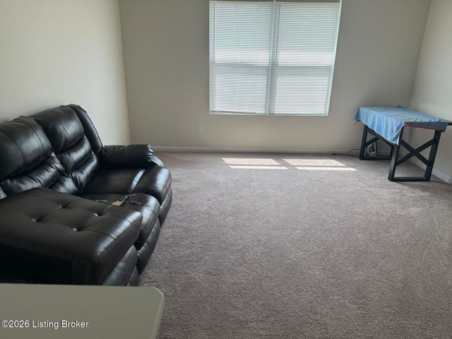 11720 Beacon Ct, Louisville, KY 40299