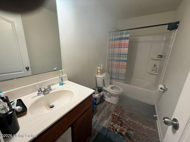 11720 Beacon Ct, Louisville, KY 40299