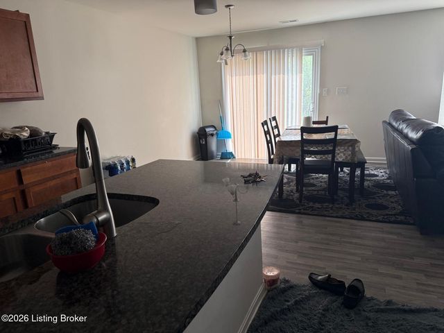 11720 Beacon Ct, Louisville, KY 40299