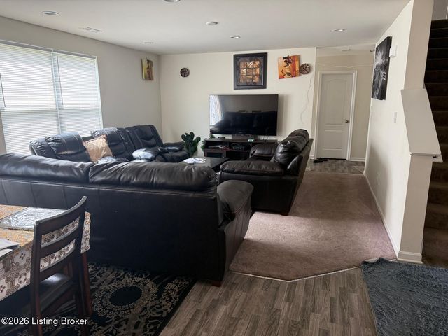 11720 Beacon Ct, Louisville, KY 40299