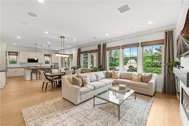 121 Whisper Rock, Irvine, CA 92602