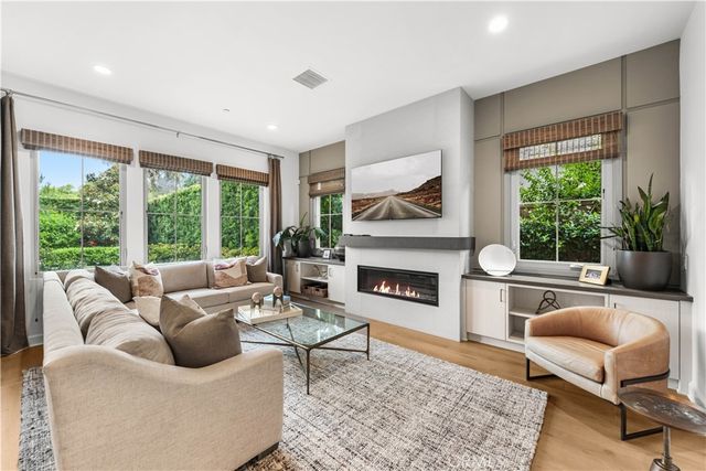 121 Whisper Rock, Irvine, CA 92602