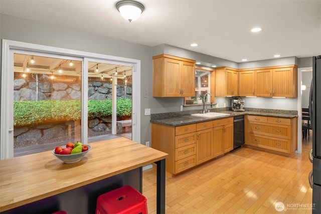 1517 3rd Place, Kirkland, WA 98033
