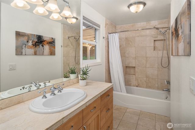 1517 3rd Place, Kirkland, WA 98033