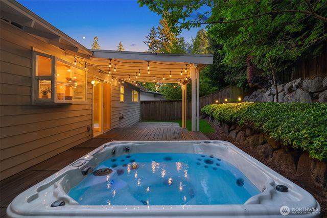1517 3rd Place, Kirkland, WA 98033