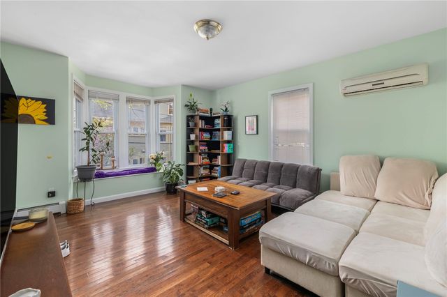 89 Knowles Street, Providence, RI 02906