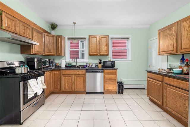 89 Knowles Street, Providence, RI 02906