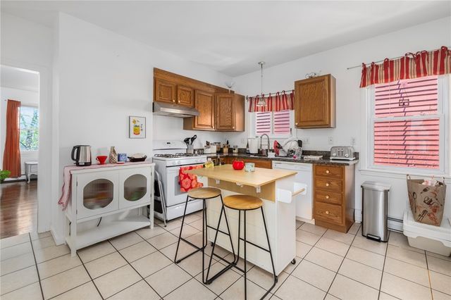 89 Knowles Street, Providence, RI 02906