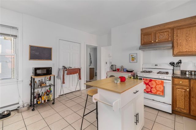 89 Knowles Street, Providence, RI 02906