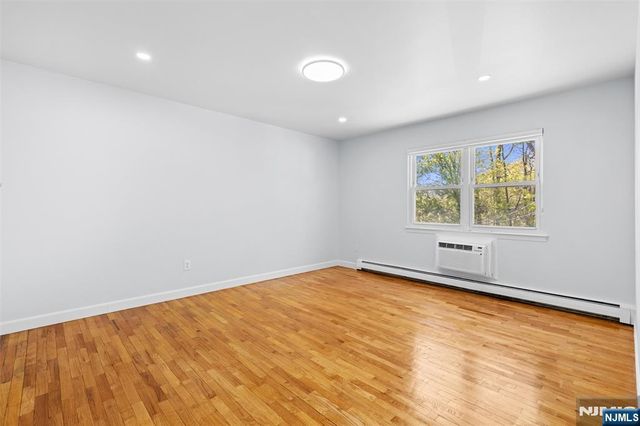 4D Lakeview 4D, Leonia, NJ 07605