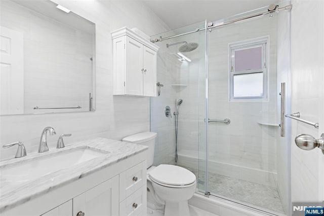 4D Lakeview 4D, Leonia, NJ 07605