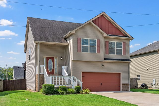 305 Ferdinand Ln, Oak Grove, KY 42262