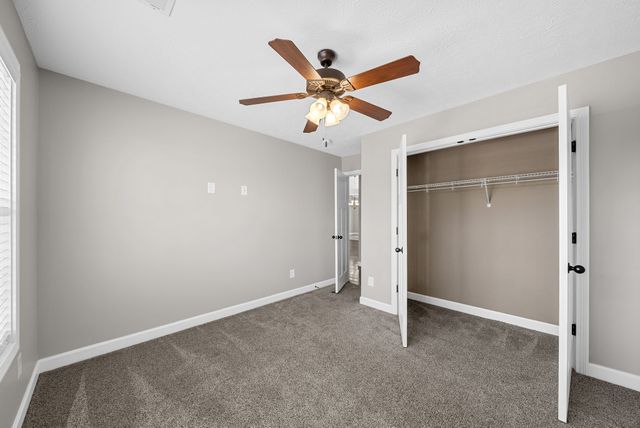 305 Ferdinand Ln, Oak Grove, KY 42262