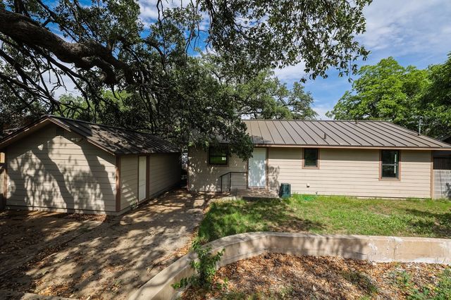 614 Coates Street, Ozona, TX 76943