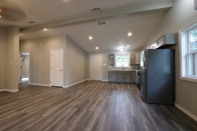 614 Coates Street, Ozona, TX 76943