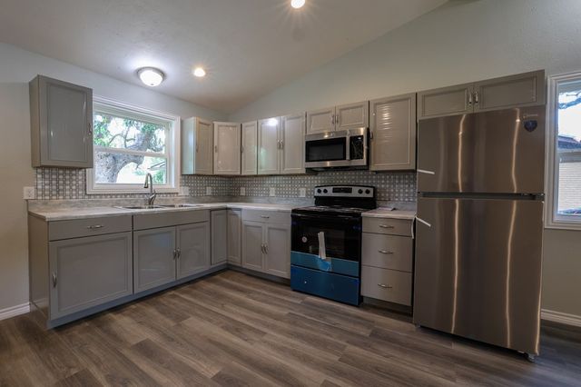 614 Coates Street, Ozona, TX 76943