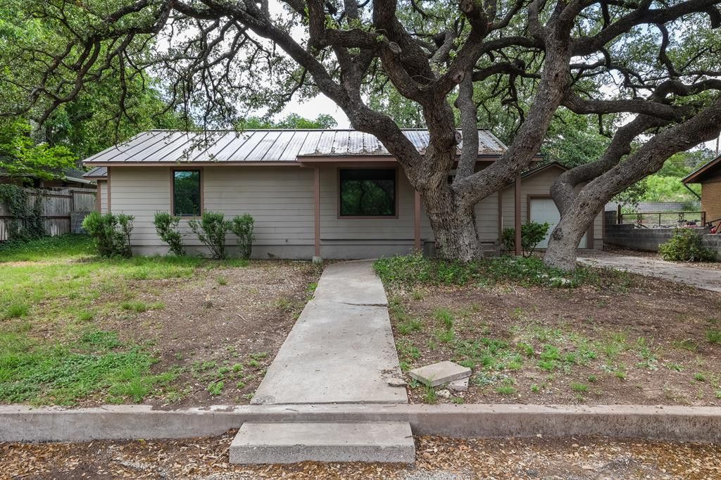 614 Coates Street, Ozona, TX 76943