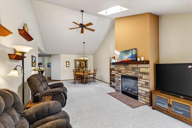 72 Northlight Way, Fitchburg, WI 53711