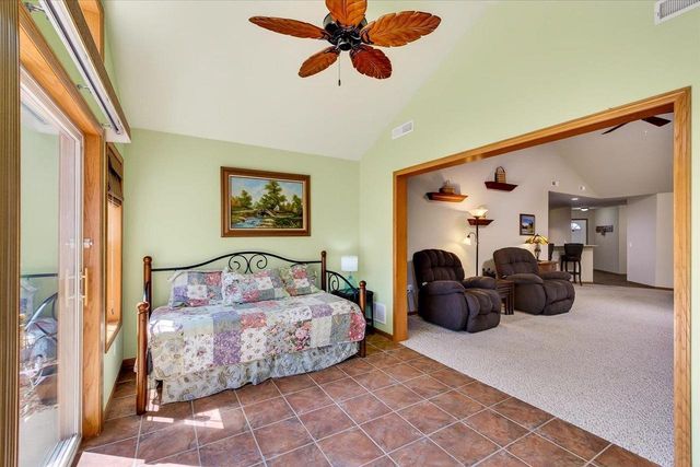 72 Northlight Way, Fitchburg, WI 53711