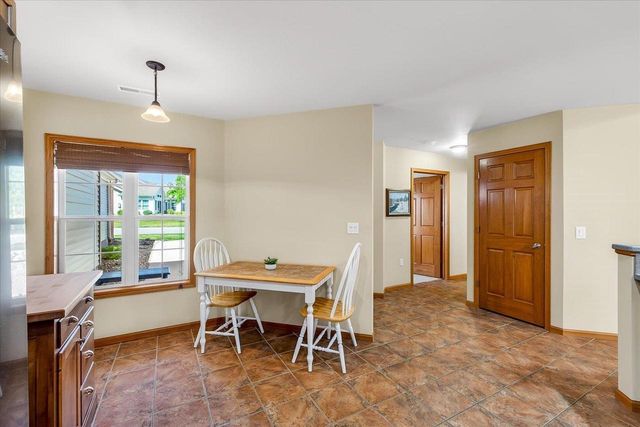 72 Northlight Way, Fitchburg, WI 53711